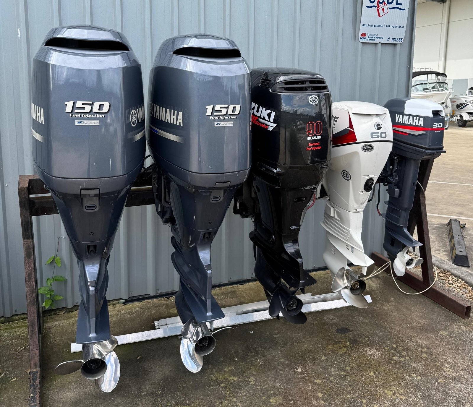 USED BOATS FOR SALE/SECOND-HAND OUTBOARDS